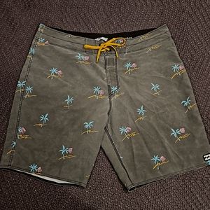 Billabong Boardshort Size 34